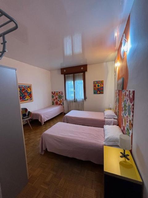 Viamilano25 Bed & Breakfast มิรันโดลา ภายนอก รูปภาพ